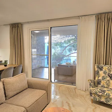 Beachside Deluxe Apartamento *