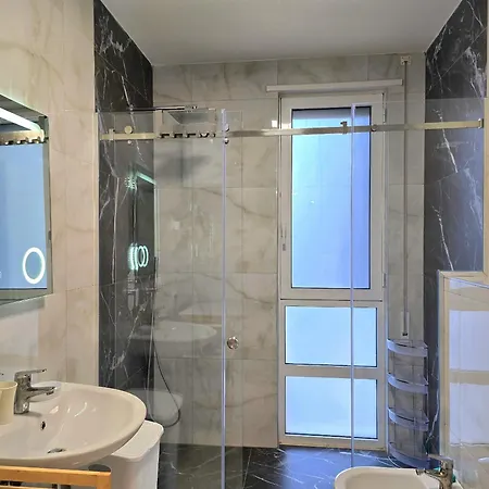 Διαμέρισμα Beachside Deluxe Plazhi San Pietro
